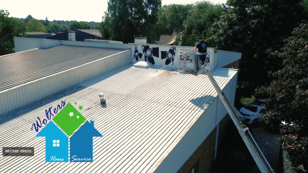 Video-Vorschaubild: Werterhalt durch fachgerechte Dachreinigung bei Laxten